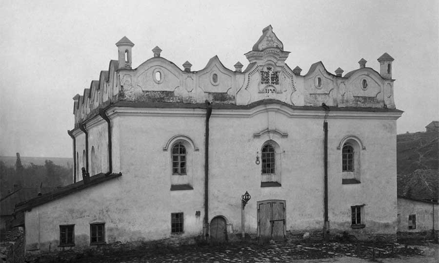 Новини Вінниці / В мережу виклали чорно-білі світлини шаргородської синагоги 