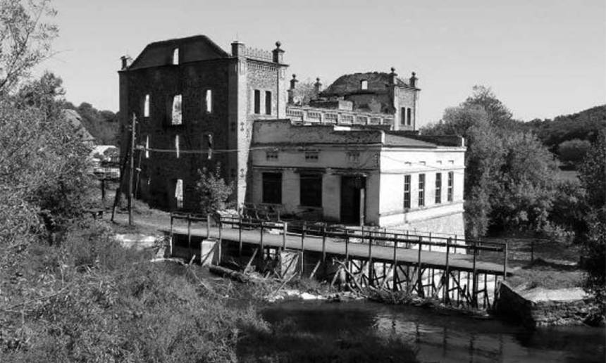 Новини Вінниці / Вінницька прокуратура намагається повернути старовинні будівлі Сокілецького млину, а місцеві аграрії різними схемами уникають повернення