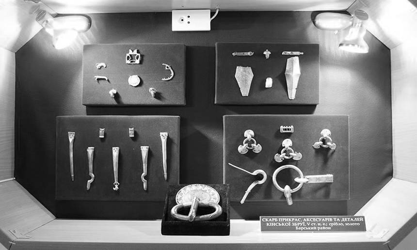 Новини Вінниці / Третій чоловік Ольги Богомолець подарував Вінницькому краєзнавчому музею унікальну колекцію, яка презентує «Добу Великого переселення народів»