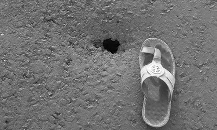 Новини Вінниці / Технологічний отвір на мосту у Стрижавці став хітом соціальних мереж