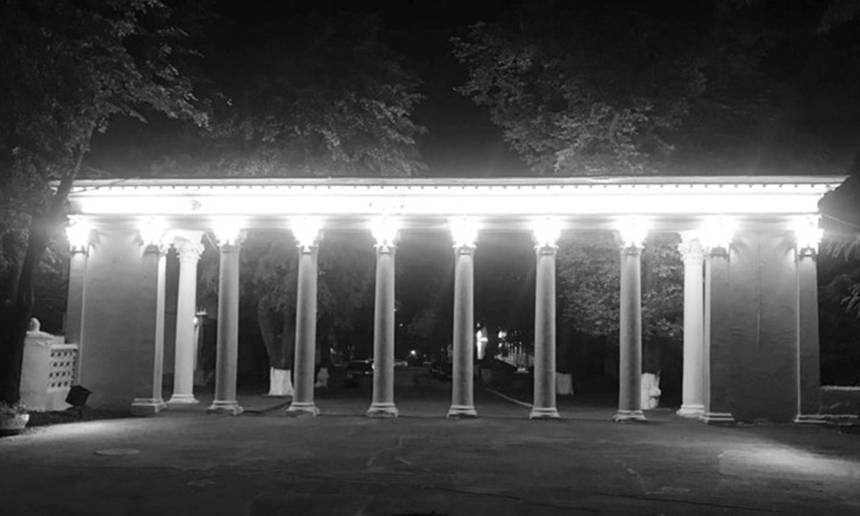 Арки Центрального парку Вінниці сяятимуть, але не усю ніч / Новости Винницы и области / Інформаційний портал На Париже Новини Вінниці / Арки Центрального парку Вінниці сяятимуть, але не усю ніч