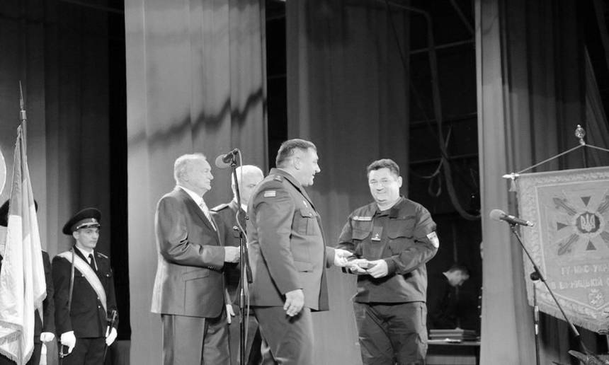 Трьох рятувальників з Вінниччини нагородили державними нагородами / Новости Винницы и области / Інформаційний портал На Париже Новини Вінниці / Трьох рятувальників з Вінниччини нагородили державними нагородами