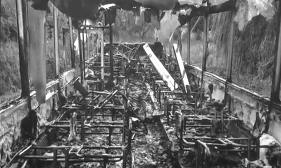 Новини Вінниці / У Вінниці на штрафмайданчику вщент вигорів автобус Volvo