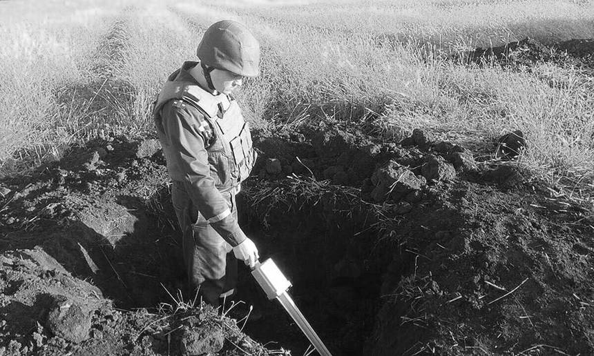 Новини Вінниці / Біля села на Вінниччині виявили понад сто артилерійських снарядів (ФОТО)
