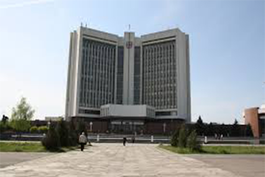 Новини Вінниці / У Вінниці в «Книжці» знайшли залишену сумку. Чому евакуюють чиновників?