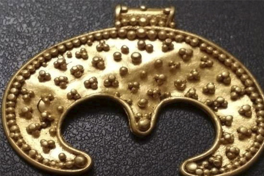 Новини Вінниці / На аукціоні продають унікальну золоту лунницю з Вінниці