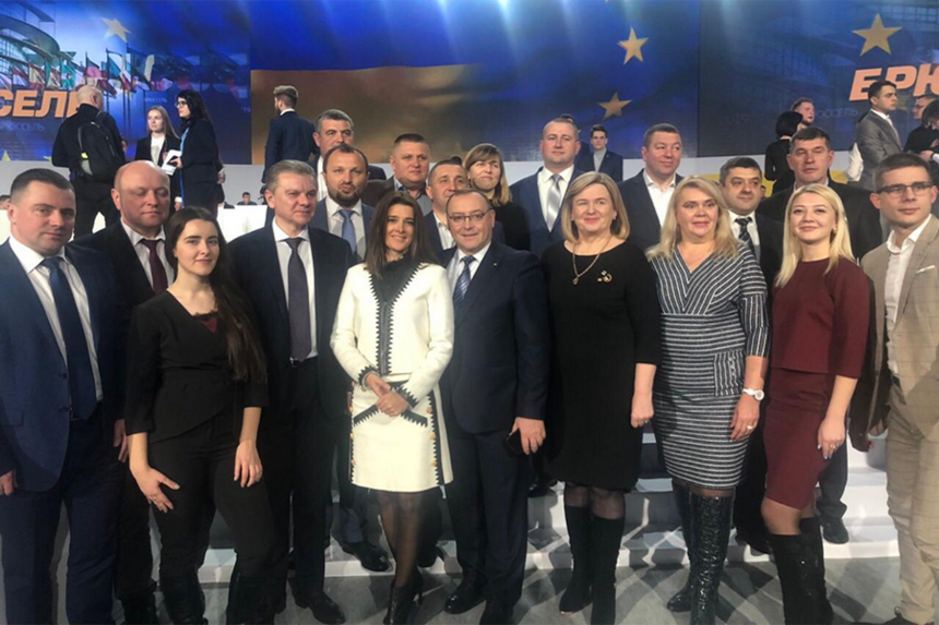 Новини Вінниці / Порошенко заявив, що балотуватиметься на посаду президента вдруге. Хто із вінницьких був на форумі у столиці? (ФОТО)