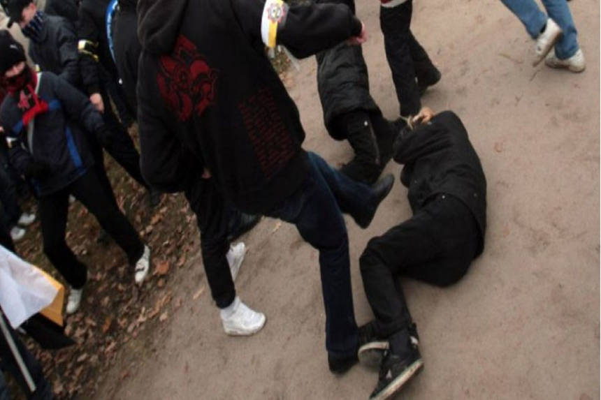 Новини Вінниці / Не сподобався незнайомій компанії. Через це у Вінниці побили і пограбували школяра