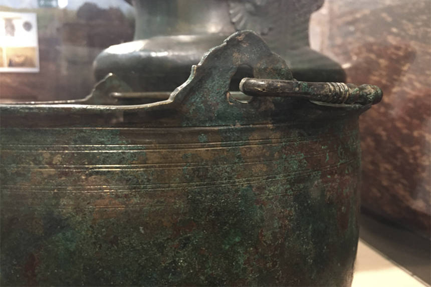 Новини Вінниці / Біля Вінниці археологи знайшли поховання, яке вважають унікальним через раритетні речі