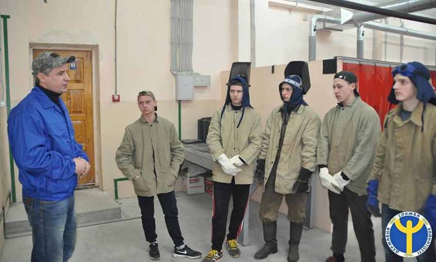 Новини Вінниці / На Вінниччині учасник АТО опанував професію, що користується попитом на ринку праці, а нині навчає інших (ВІДЕО)