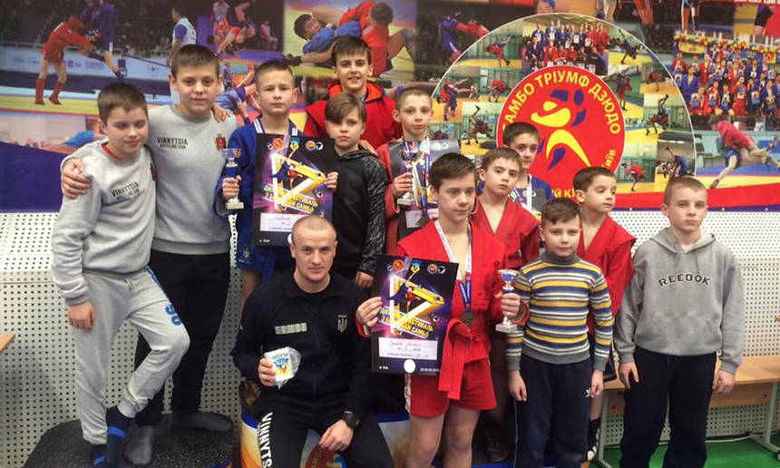 Новини Вінниці / Вінницькі самбісти вибороли дев'ять медалей на всеукраїнському турнірі