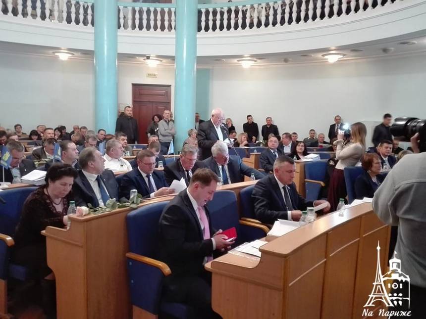 Новини Вінниці / Вінницька облрада відмовилась розглядати питання про імпічмент Президенту (ФОТО)