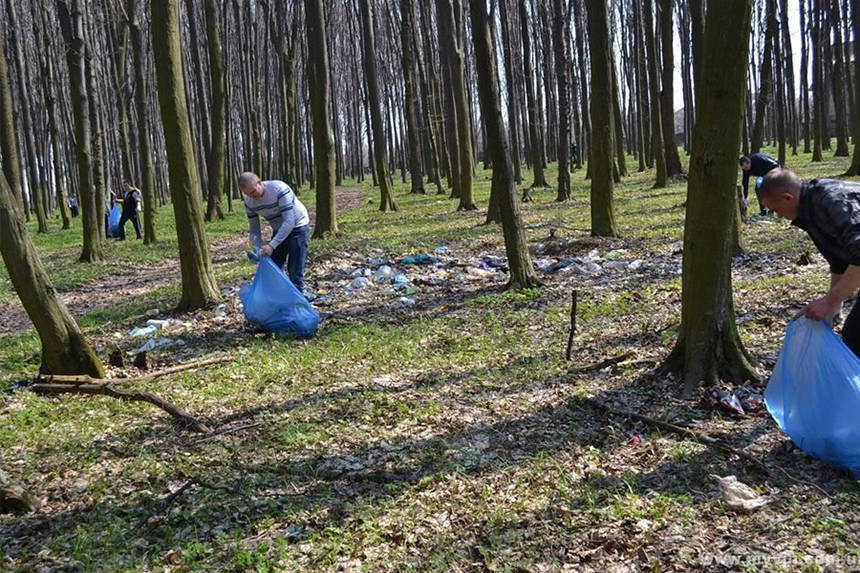 Вінничан запрошують на «генеральне прибирання» Лісопарку / Новости Винницы и области / Інформаційний портал На Париже Новини Вінниці / Вінничан запрошують на «генеральне прибирання» Лісопарку