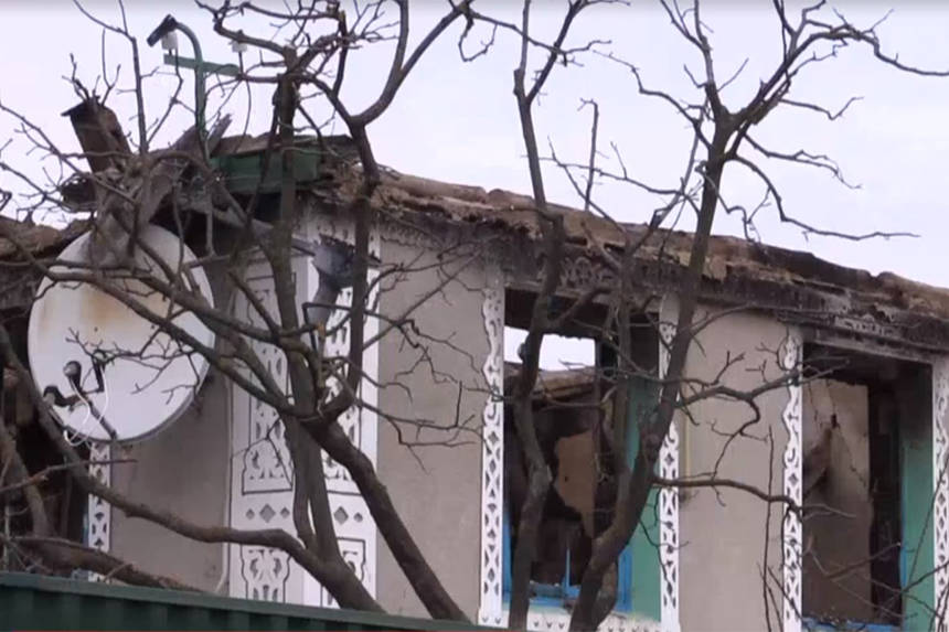 Новини Вінниці / На Вінниччині чоловік підпалив будинок, ледь не вбив дружину і тещу. Сусіди його виправдовують