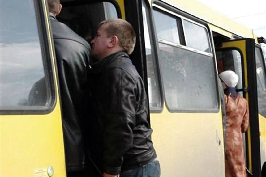 Новини Вінниці / Містяни мляво підтримують пропозицію вінничанина про підвищення ціни в маршрутках до 10-12 грн