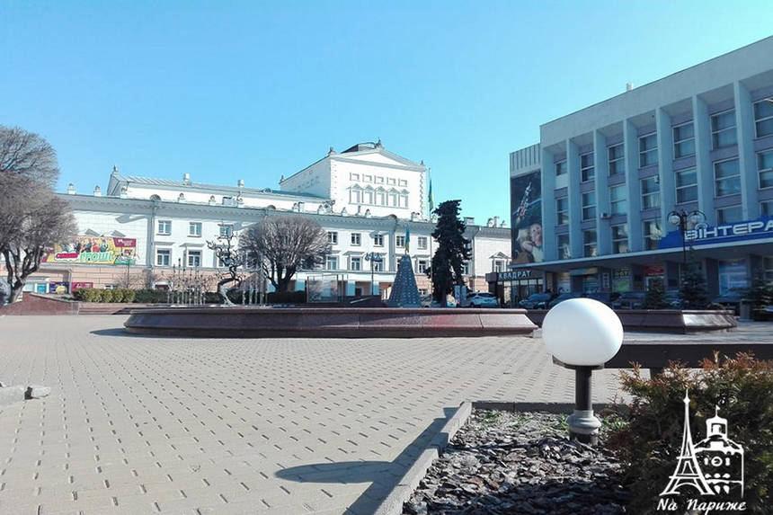 Новини Вінниці / Кому у Вінниці «заважав» ліхтар на майдані Небесної Сотні?