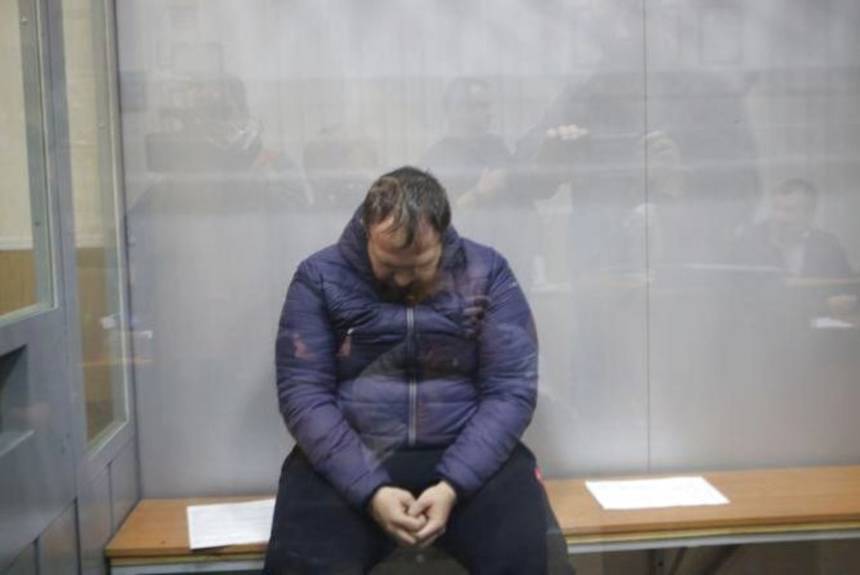 Суд продовжив на два місяці арешт вінничанину, який вбив свою матір, колишню дружину, сина та доньку / Новости Винницы и области / Інформаційний портал На Париже Новини Вінниці / Суд продовжив на два місяці арешт вінничанину, який вбив свою матір, колишню дружину, сина та доньку