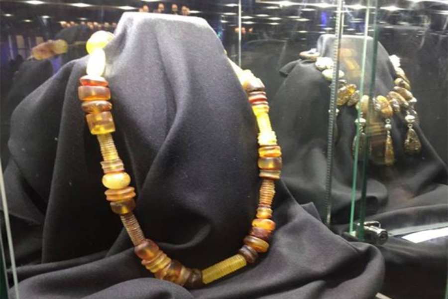 Новини Вінниці / У Вінницькому музеї з’явився новий експонат - копія намиста з Гордіївського могильника