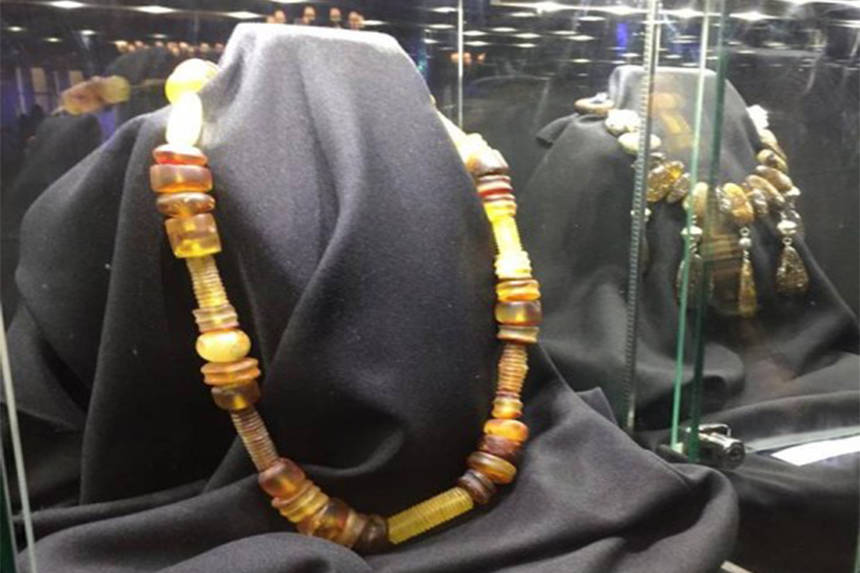 Новини Вінниці / У Вінницькому музеї з’явився новий експонат - копія намиста з Гордіївського могильника