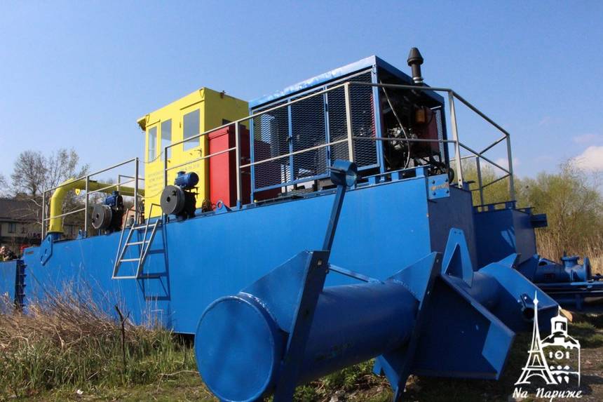 Новини Вінниці / До Вінниці привезли новий земснаряд, невдовзі почнуть активно чистити русло Бугу (ФОТО)