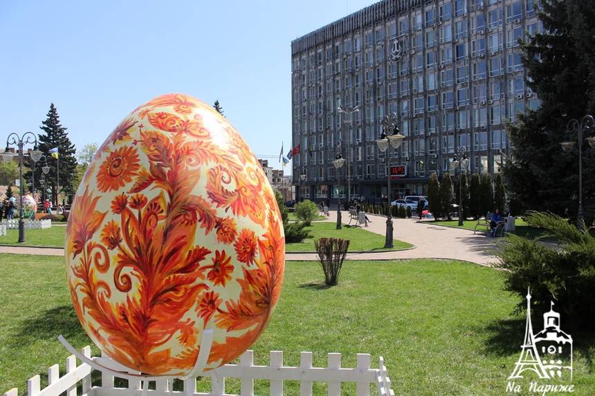 Новини Вінниці / «Великоднє диво» у центрі Вінниці: гігантські писанки, майстер-класи та виступи етнографічних творчих колективів (ФОТО)