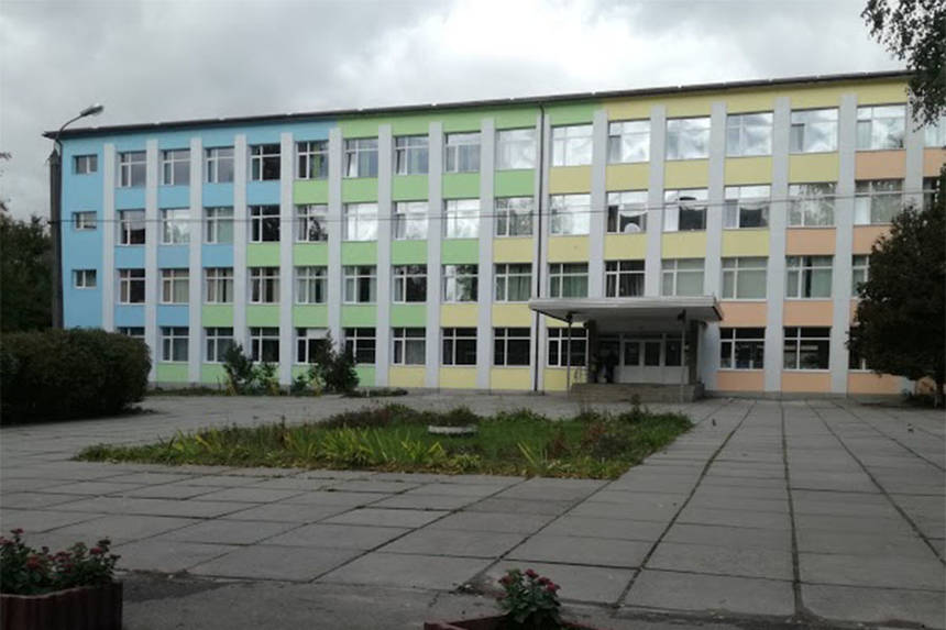 Батьки школярів через петицію хочуть залучити до навчального закладу муніципальну охорону / Новости Винницы и области / Інформаційний портал На Париже Новини Вінниці / Батьки школярів через петицію хочуть залучити до навчального закладу муніципальну охорону