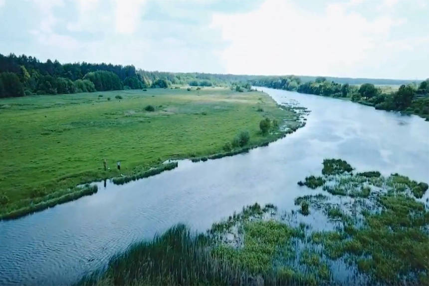 Новини Вінниці / Релакс біля Вінниці: зелені і блакитні масиви навколо Лаврівки показали з висоти пташиного польоту (ВІДЕО)