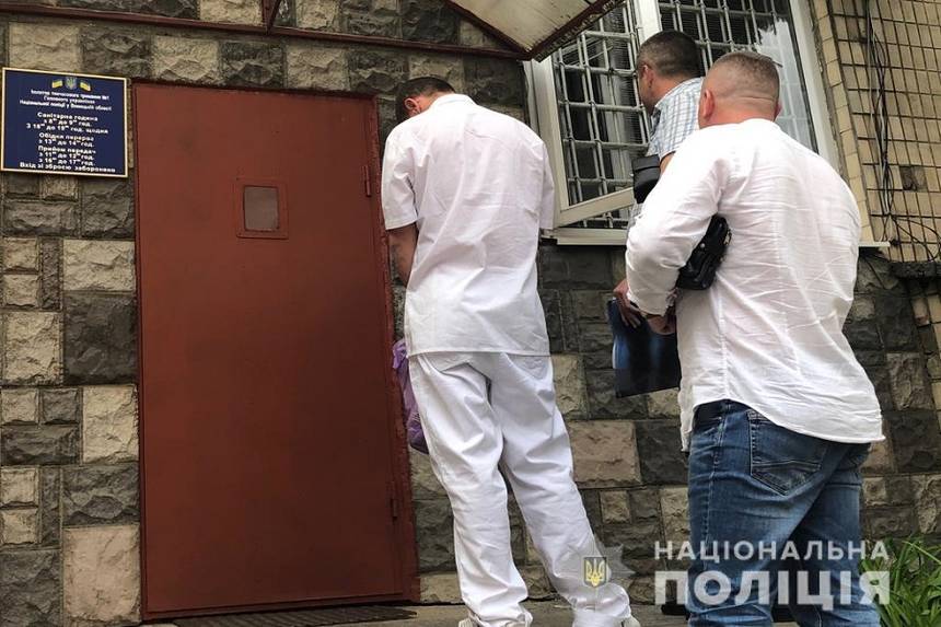 Ховався за паспортом брата: у Вінниці затримали підозрюваного у вбивстві пенсіонерки (ФОТО, ВІДЕО) / Новости Винницы и области / Інформаційний портал На Париже Новини Вінниці / Ховався за паспортом брата: у Вінниці затримали підозрюваного у вбивстві пенсіонерки (ФОТО, ВІДЕО)