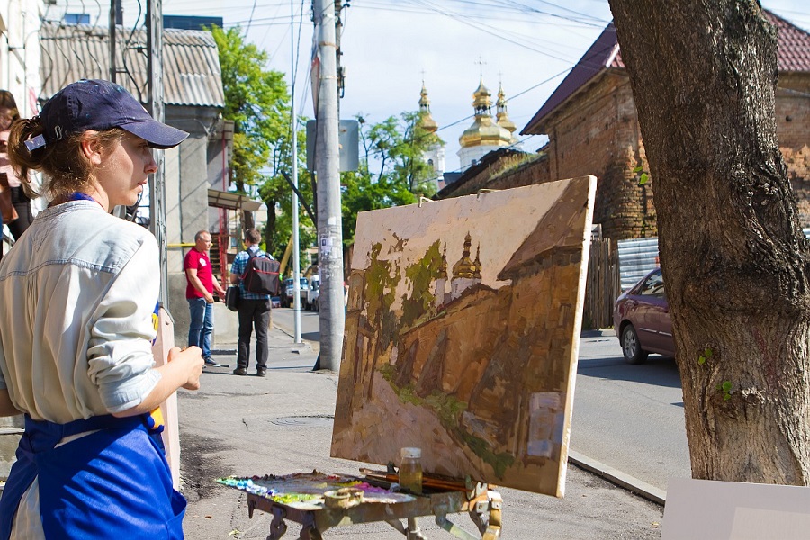 Новини Вінниці / Вежа, Мури і «Савой»: проект «Кращий художник» вивів митців на історичні локації Вінниці (ФОТО)