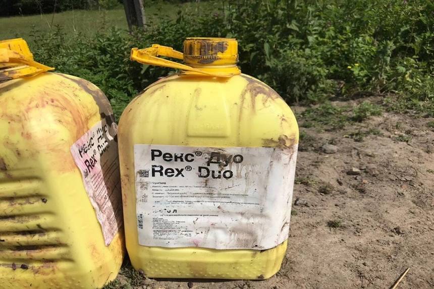 Новини Вінниці / У Збаржівці на Вінниччині, де у воду перекинулась машина з хімікатами, криниці все ще забруднені: мешканцям підвозять воду