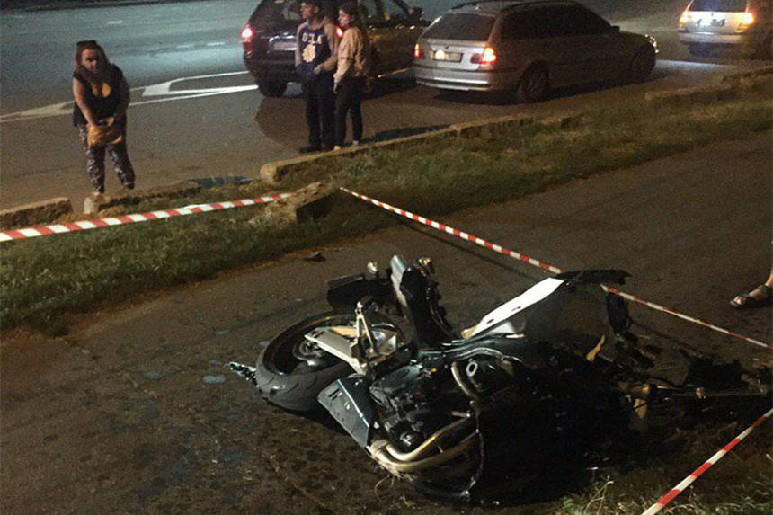 Новини Вінниці / У Вінниці на Театральній ледь не загинула молода дівчина (ФОТО)