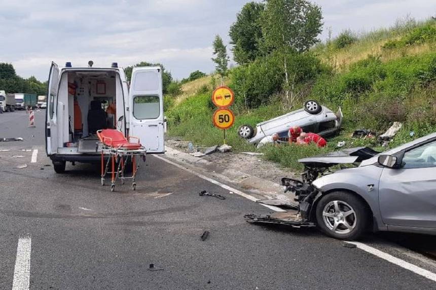 Моторошна аварія неподалік Вінниці: уламки машин розкидані по дорозі (ФОТО, ВІДЕО) / Новости Винницы и области / Інформаційний портал На Париже Новини Вінниці / Моторошна аварія неподалік Вінниці: уламки машин розкидані по дорозі (ФОТО, ВІДЕО)
