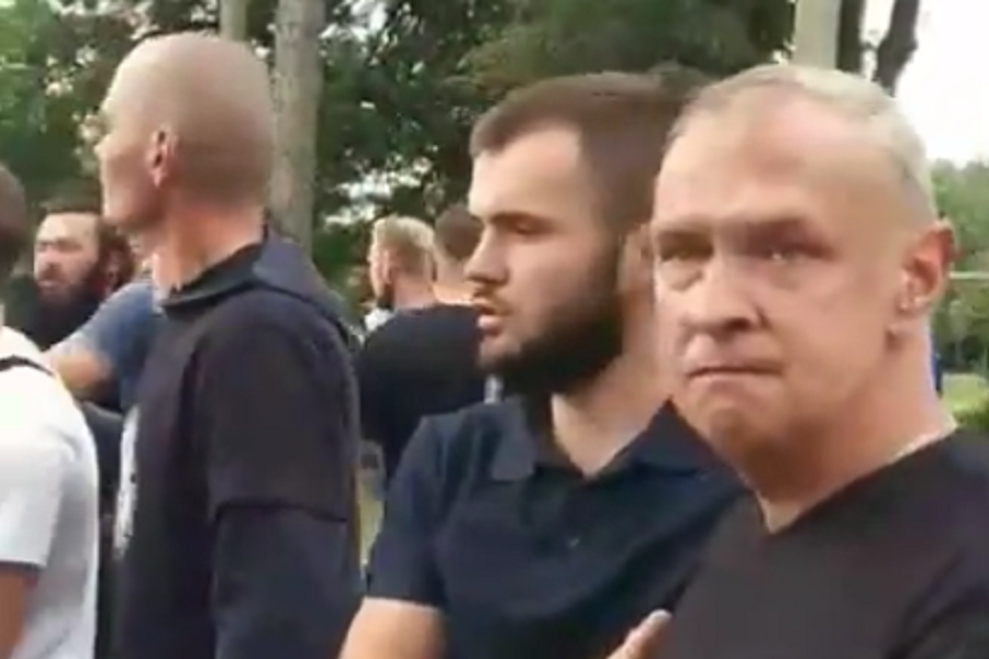 Новини Вінниці / «Черти АТОшные, поубиваю всех вас!..»: як біля церкви під Вінницею погрожували АТОвцям та віруючим ПЦУ (ВІДЕО)