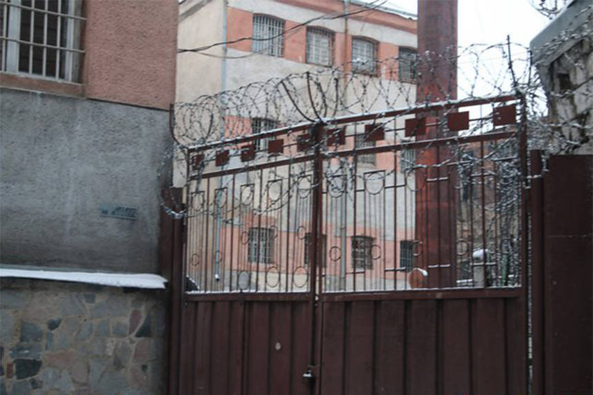 Новини Вінниці / У Вінниці за ґратами знайшли вбитим підозрюваного у зґвалтуванні дівчинки