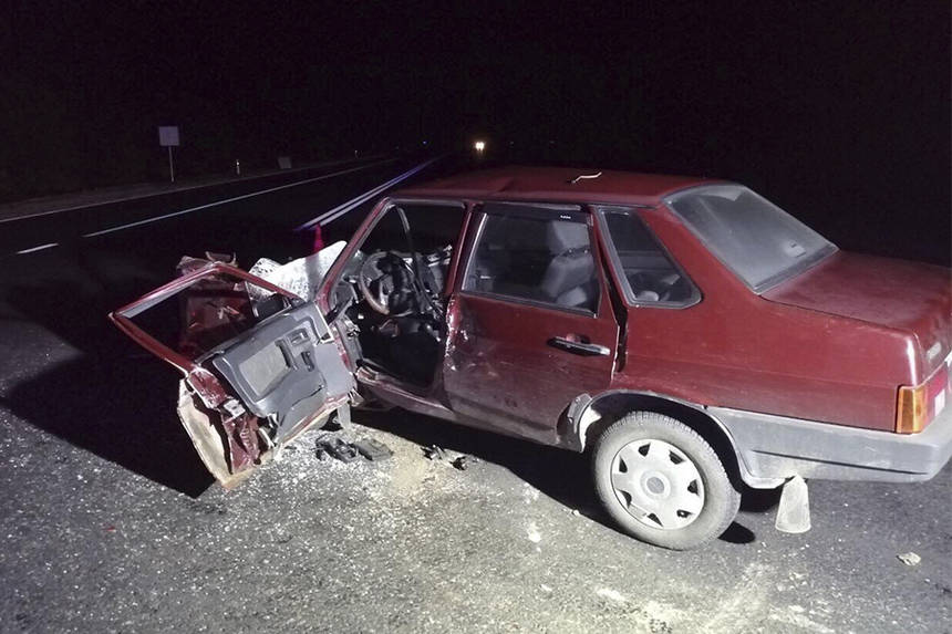 Новини Вінниці / Моторошне ДТП біля Вінниці: автівку розрізали, щоб дістати тіло загиблого 