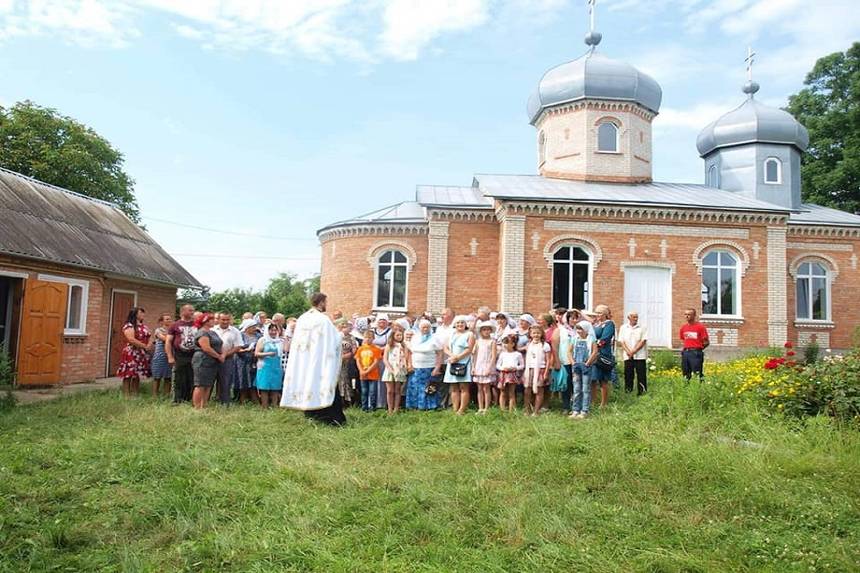 Новини Вінниці / Про перекриття міжнародної траси неподалік Вінниці попередили віруючі ПЦУ із Пеньківки Літинського району: люди хочуть, щоб їх почули