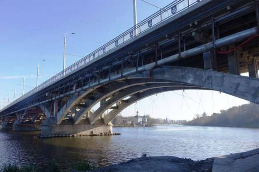 Новини Вінниці / Вінничани вказують на необхідність прибрати за будівельниками поблизу Київського мосту