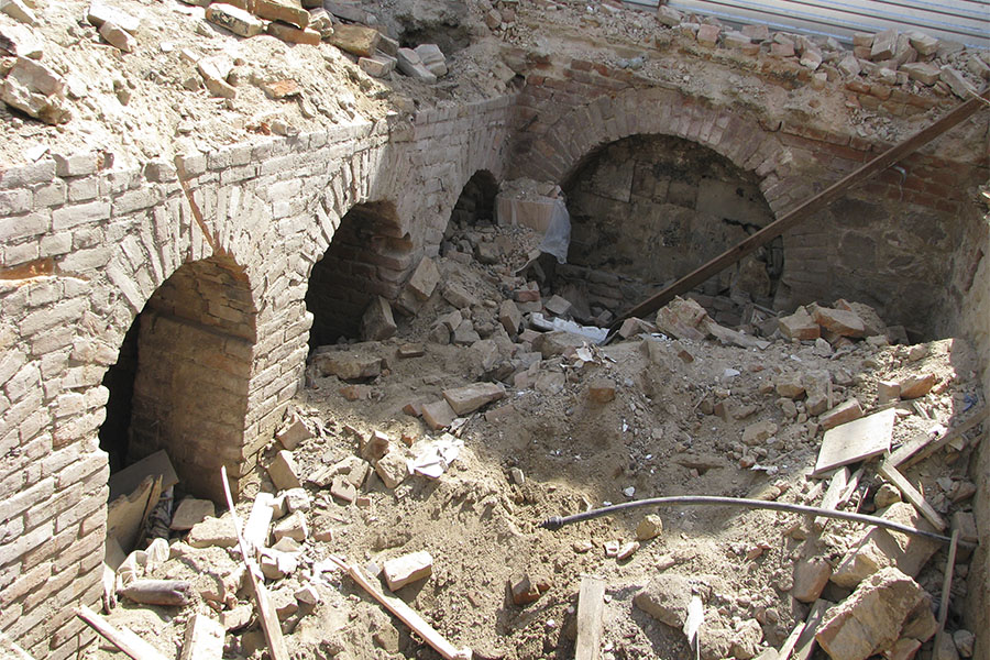 Новини Вінниці / Під ковшем екскаватору у центрі Вінниці виявили залишки стародавніх підземель (ФОТО, ВІДЕО)