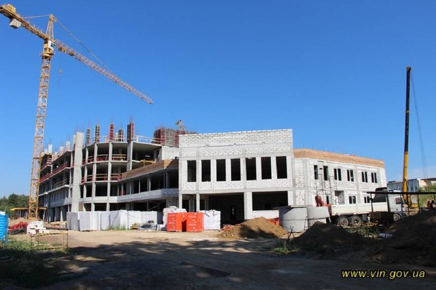 Новини Вінниці / Фахівці Світового банку перевірили, як у Вінниці за їхньої підтримки будують кардіоцентр (ФОТО)