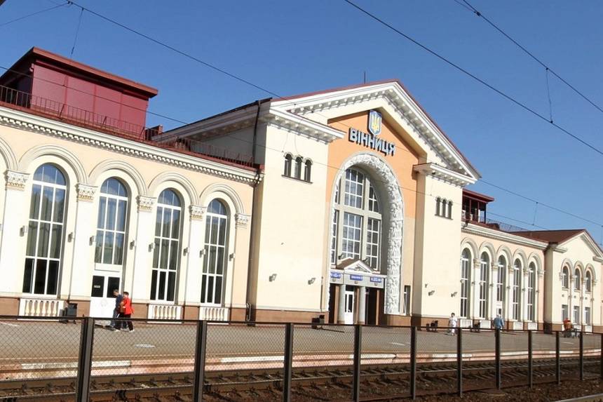 Новини Вінниці / Допізна гралися і вирішили переночувати на вокзалі: у Вінниці поліцейські майже всю ніч шукали двох зниклих дітей