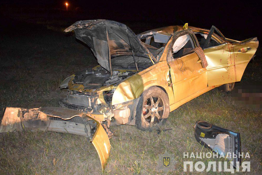 Новини Вінниці / Нічна ДТП на Вінниччині: двоє загиблих і двоє постраждалих (ФОТО)