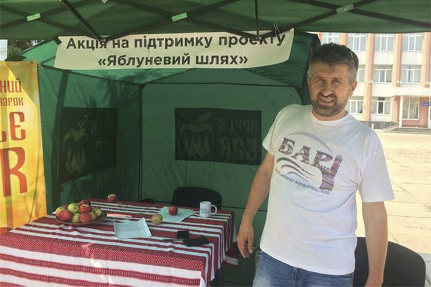 Новини Вінниці / На Вінниччині міський голова заявив про голодовку: через яблука образився на депутатів (ФОТО)