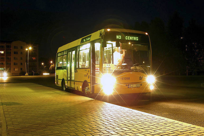 Новини Вінниці / Нічне пограбування маршрутки у Вінниці: молодиків знайшли по опису водія