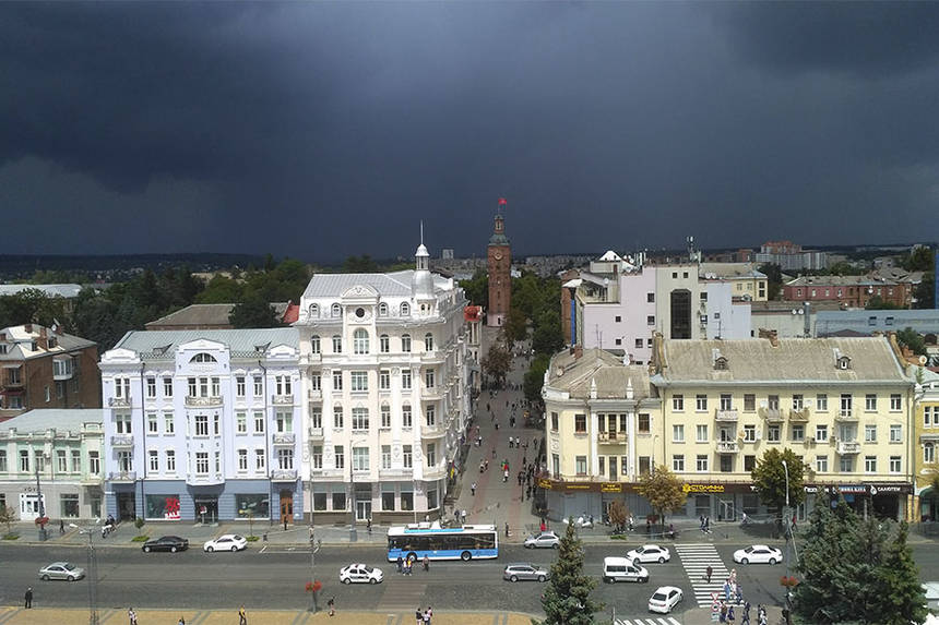Новини Вінниці / В центрі Вінниці патрульні знайшли у порушника підроблені водійські права