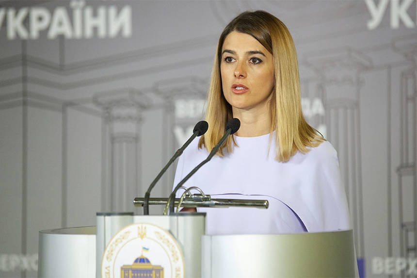 Новини Вінниці / Лариса Білозір: «Бюджет на 2020 рік централізує кошти громад у Києві та знижує соціальні видатки»