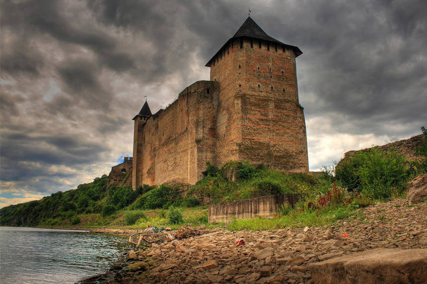 Новини Вінниці / Вінничани показали, як з висоти пташиного польоту виглядає найвідоміша твердиня на Дністрі (ВІДЕО)