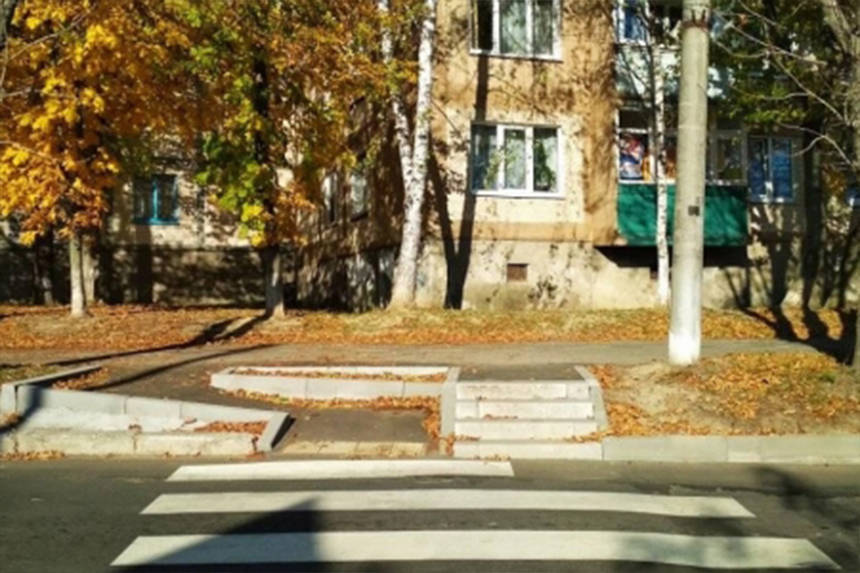 Новини Вінниці / У Вінниці з’явився новий пішохідний перехід у місці, де водії зазвичай пришвидчували рух (ФОТО)