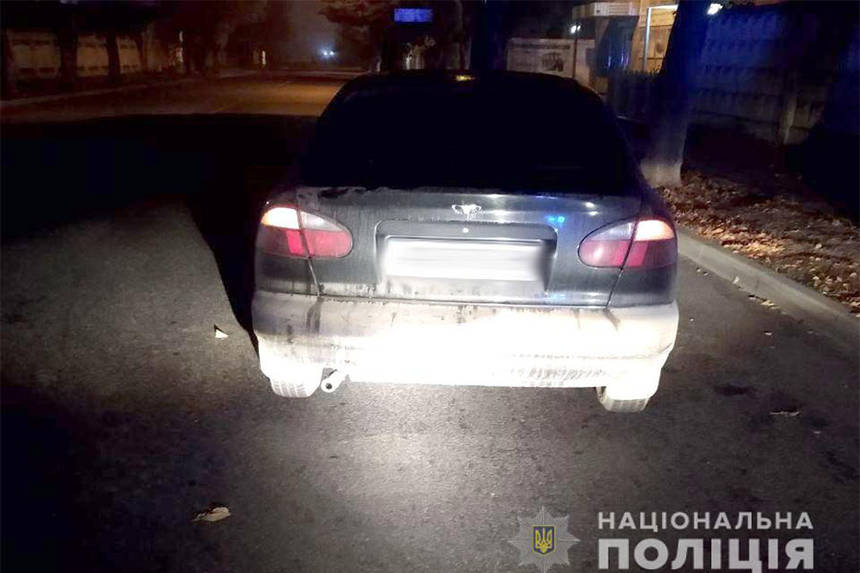 Вінничанин намагався 100-доларовою купюрою підкупили патрульних, але опинився під слідством / Новости Винницы и области / Інформаційний портал На Париже Новини Вінниці / Вінничанин намагався 100-доларовою купюрою підкупили патрульних, але опинився під слідством