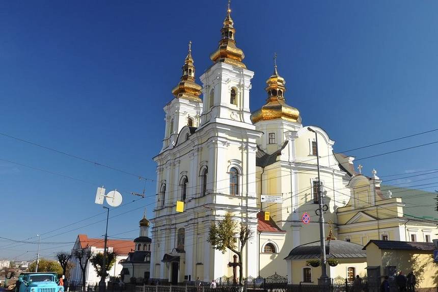 Новини Вінниці / У Вінниці сьогодні «мінували» кафедральний собор ПЦУ та обласну лікарню