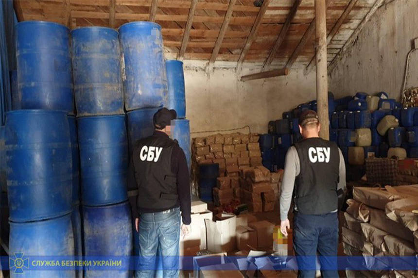 Новини Вінниці / У передмісті Могилева-Подільського СБУ і податківці виявили черговий підпільний алкогольний «завод»